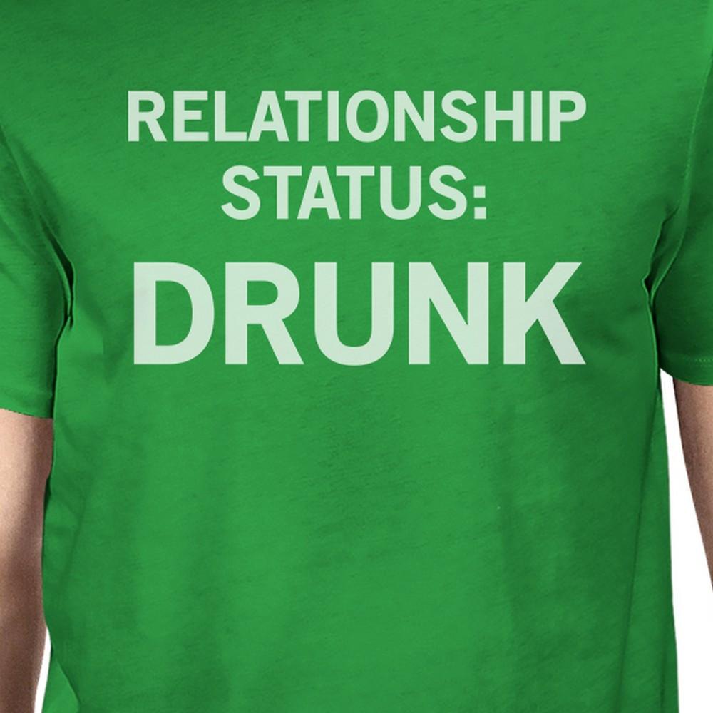 Relationship Status Men's Green Crew Neck T-Shirt Funny Graphic Top